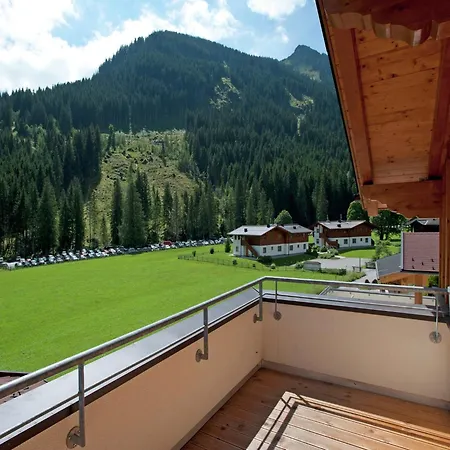 Chalet In Near Lift Saalbach-Hinterglemm